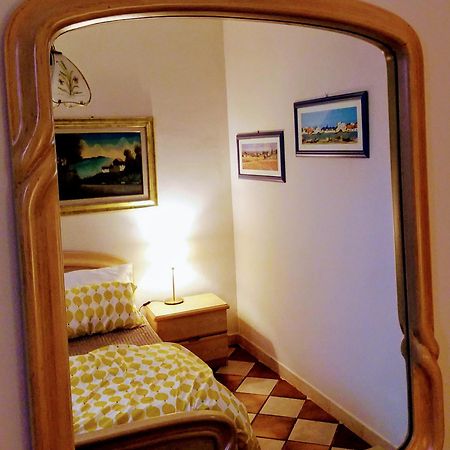 Casa A Scale Villa Сулмона Екстериор снимка